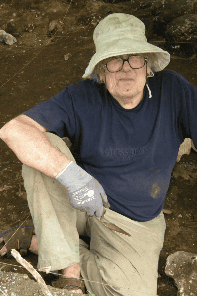 Jack Golson excavating at Teouma in Vanuatu, his last dig, in 2010 on the project of Stuart Bedford and Matthew Spriggs with the Vanuatu Kaljoral Senta